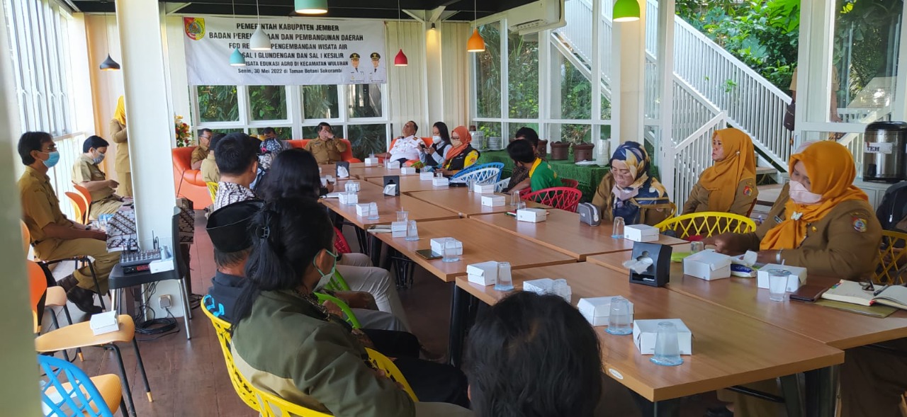 fgd-rencana-pengembangan-wisata-air-di-sal-i-glundengan-dan-sal-i-kesilir-dan-wisata-edukasi-agro-di-kecamatan-wuluhan